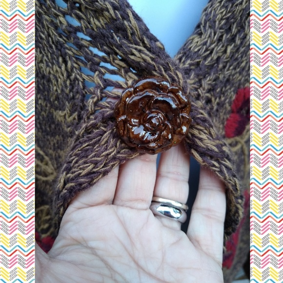 TIMBERLEA "Sample" cardigan with roses - Picture 3 of 5